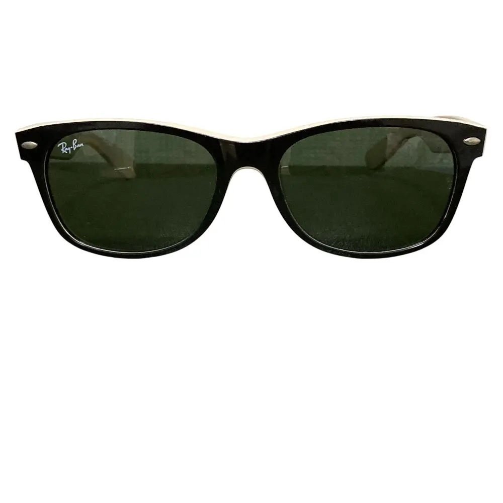 Ray-Ban レイバン NEW WAYFARER ニューウェイファーラー サングラス RB2132 ホワイト×ブラックの買取実績【2025年12月買取】