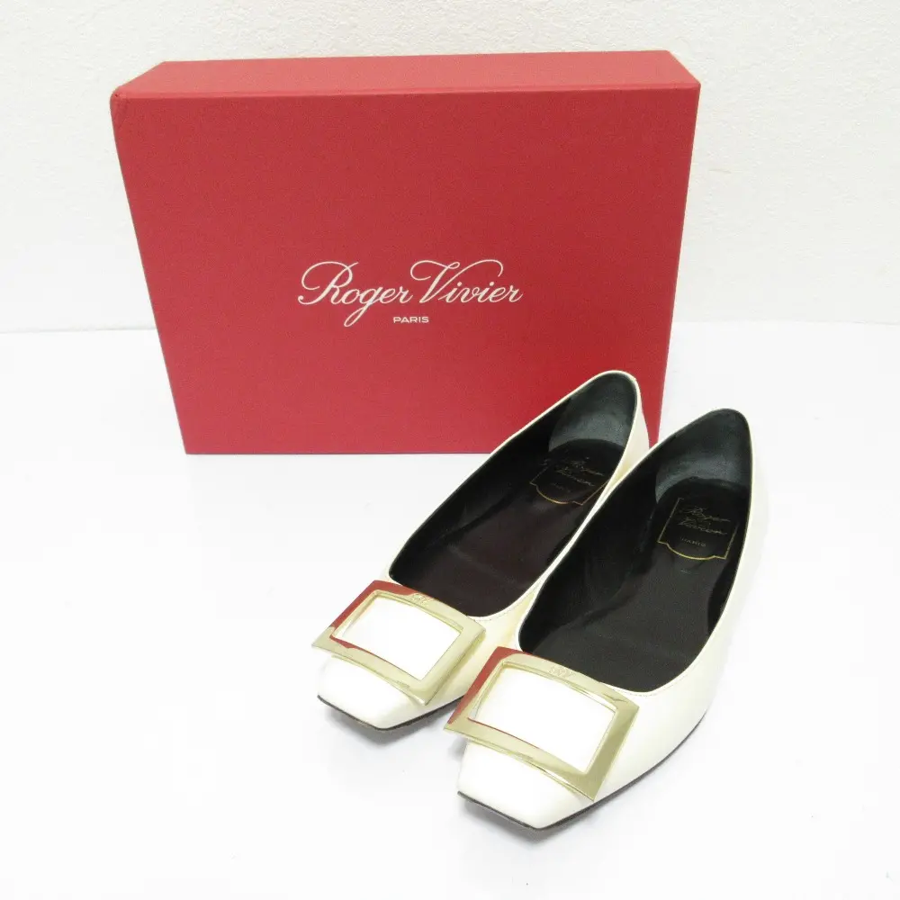 Roger Vivier ロジェヴィヴィエ パテントレザー バックル スクエアトゥ フラットシューズ パンプス 36.5 23.5cm相当 ホワイト