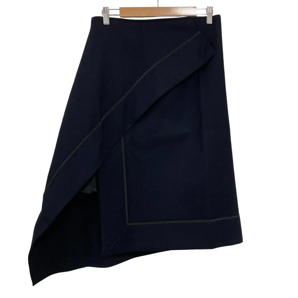 サカイ（Sacai）スカートの高価買取ならリブラ宅配買取がおすすめ