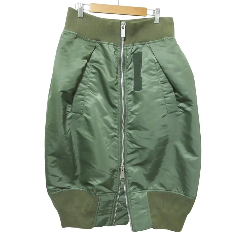 sacai サカイ ナイロンジップアップボンバースカート 21-05551 サイズ4 カーキの買取実績【2026年1月買取】