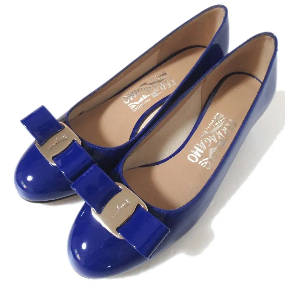 Salvatore Ferragamo サルヴァトーレフェラガモ パテントレザー ヴァラリボン チャンキーヒール パンプス 5D 22.5cm相当 ブルー