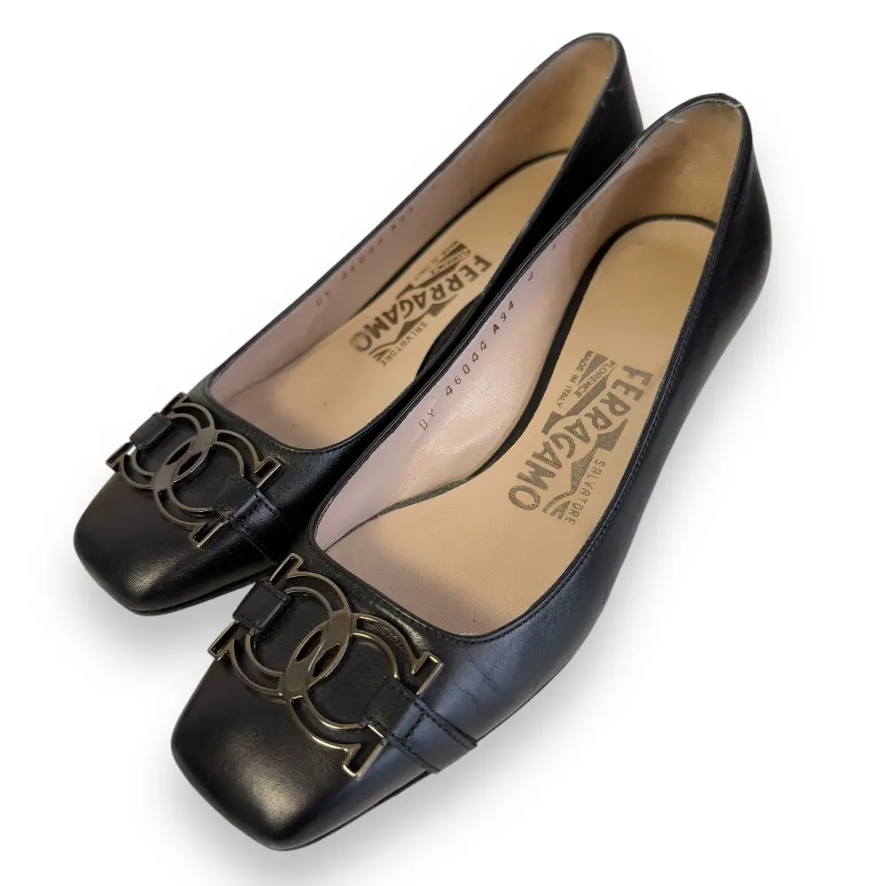 Salvatore Ferragamo サルヴァトーレフェラガモ ダブルガンチーニ スクエアトゥ ローヒール パンプス 4C 21.5cm相当 ブラック