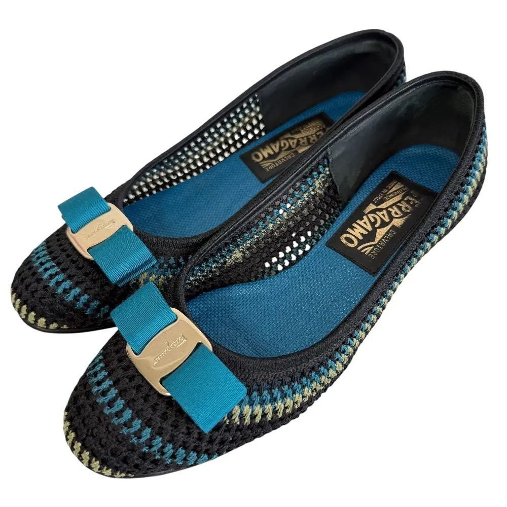 Salvatore Ferragamo サルヴァトーレフェラガモ ヴァラリボン ローヒール パンプス 7 1/2 24.5cm相当 ブラック系