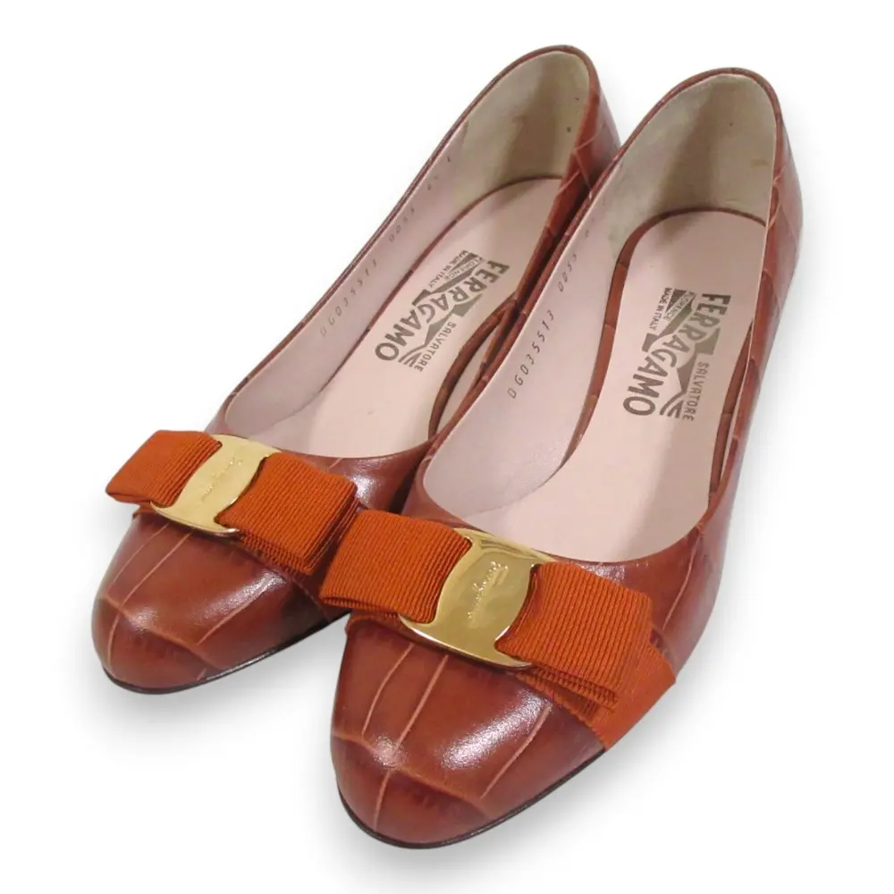 Salvatore Ferragamo サルヴァトーレフェラガモ ヴァラリボン クロコ型押し レザー パンプス 6.5 24cm相当 オレンジブラウン