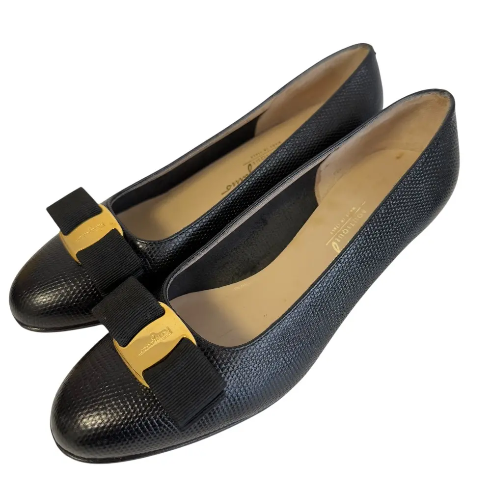 Salvatore Ferragamo サルヴァトーレフェラガモ レザー ヴァラリボン