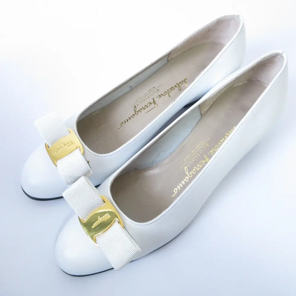 Salvatore Ferragamo サルヴァトーレフェラガモ ヴァラリボン レザー パンプス 5B 22.5cm相当 ホワイト