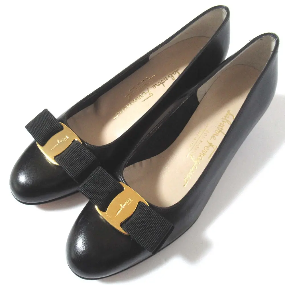デッドストック Salvatore Ferragamo サルヴァトーレフェラガモ ヴァラリボン レザー パンプス 6B 約23.5cm ブラック ゴールド金具