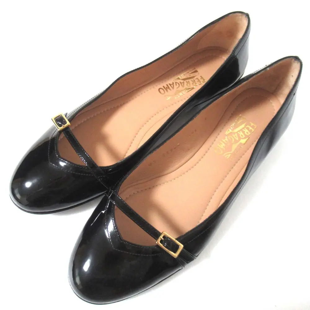 Salvatore Ferragamo サルヴァトーレフェラガモ パテントレザー フラットシューズ パンプス 8D 25cm ブラック ゴールド金具