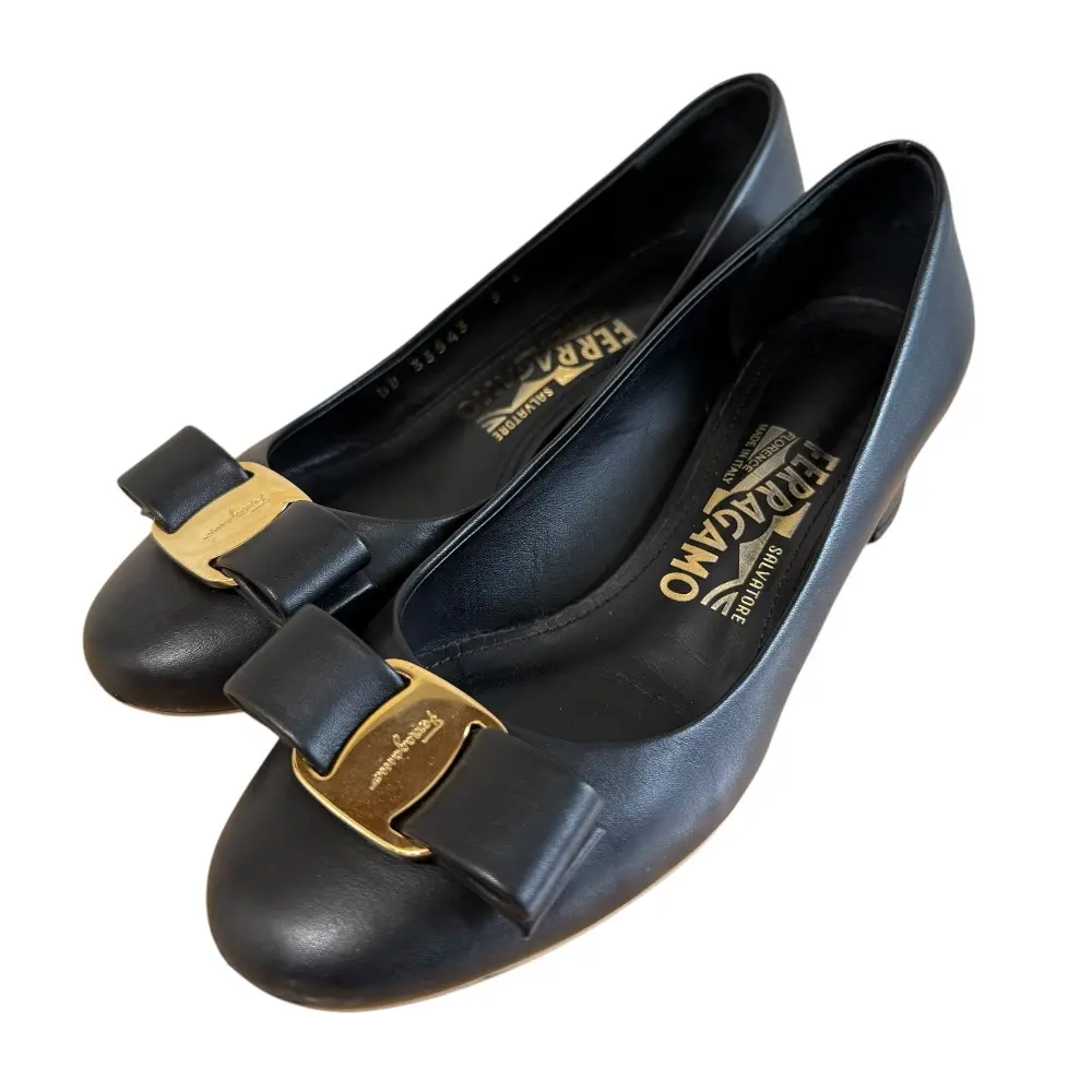 Salvatore Ferragamo サルヴァトーレフェラガモ レザー ヴァラリボン ローヒール パンプス 5C 22cm相当 ブラック