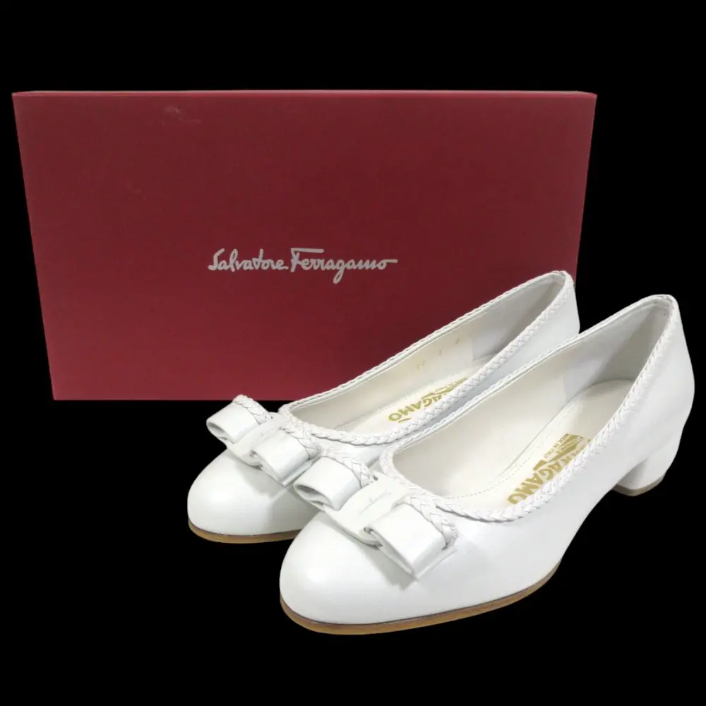 Salvatore Ferragamo サルヴァトーレフェラガモ VARA 3C レザー ヴァラリボン パンプス 5D 22.5cm相当 ホワイト