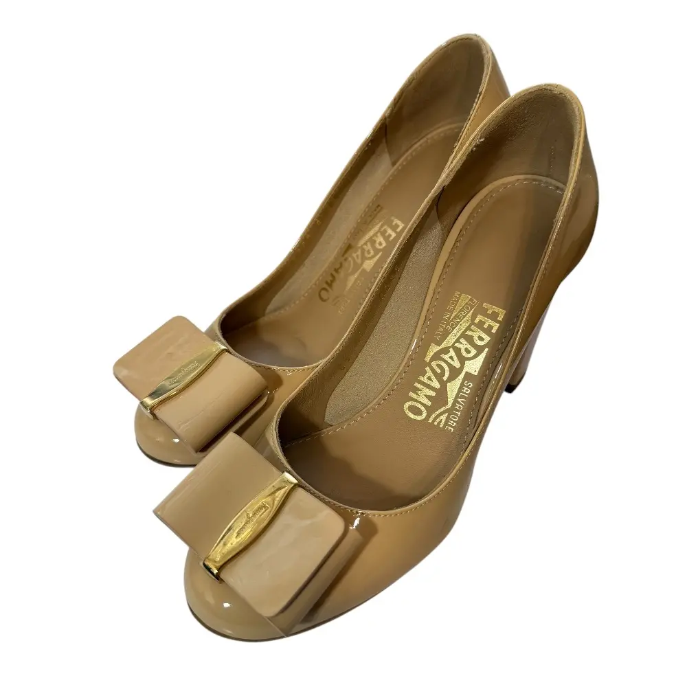 Salvatore Ferragamo サルヴァトーレフェラガモ パテントレザー ヴァラリボン パンプス 3 1/2 20.5cm相当 ベージュ