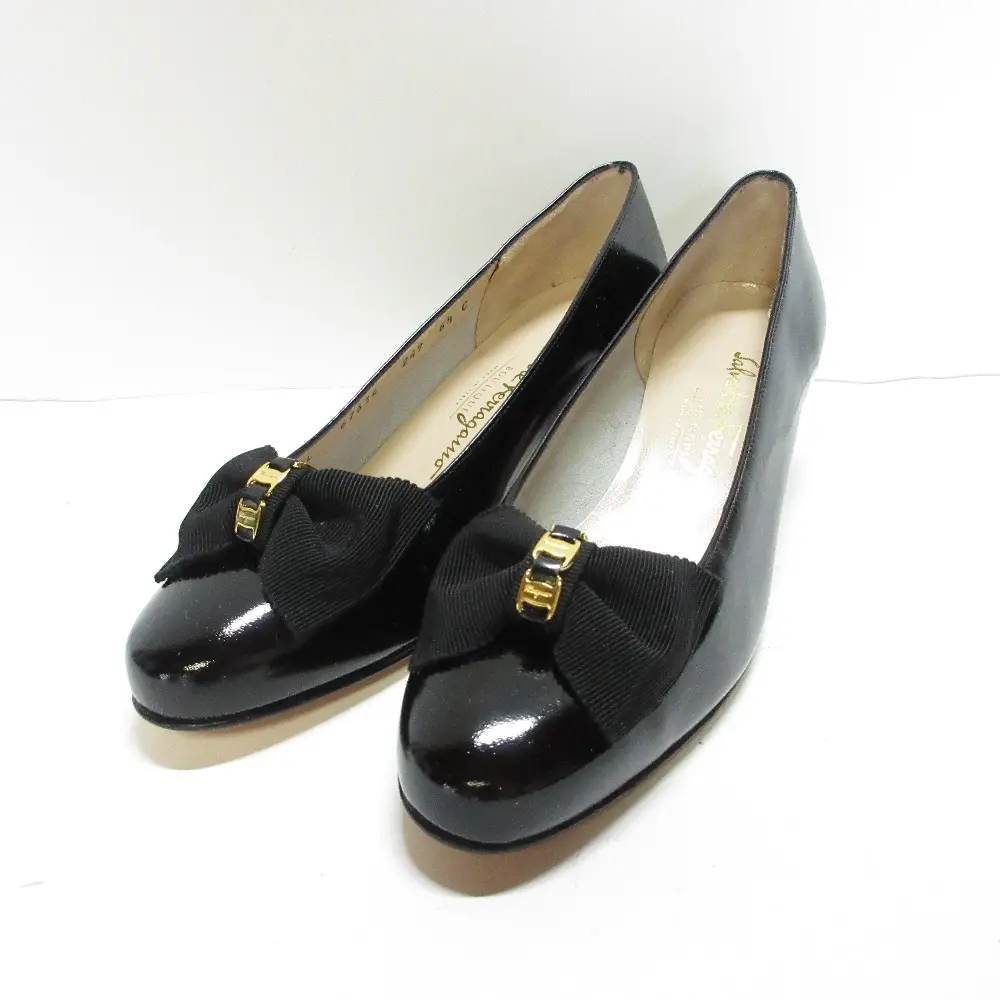 Salvatore Ferragamo サルヴァトーレフェラガモ ヴァラリボン エナメル パンプス サイズ6 1/2 24cm相当 ブラック