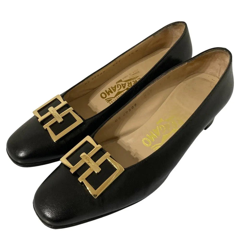 Salvatore Ferragamo サルヴァトーレフェラガモ レザー ヴァラリボン