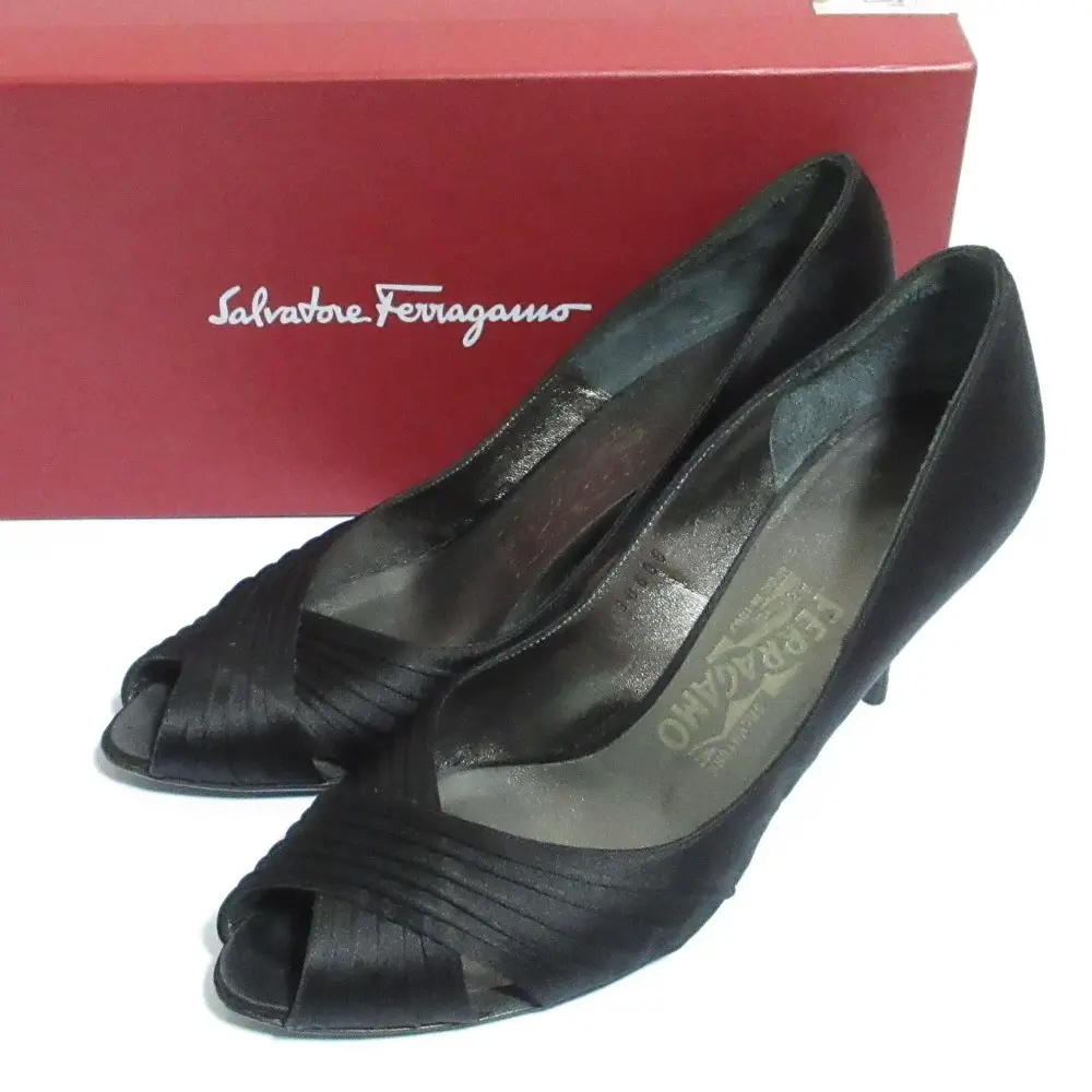 Salvatore Ferragamo サルヴァトーレフェラガモ SOCIETE オープントゥ サテン パンプス 7 24.5cm ブラック