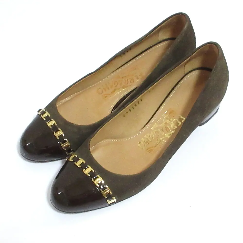 Salvatore Ferragamo サルヴァトーレフェラガモ ヴァラ金具 スエードレザー パンプス 3.5 21cm カーキ系