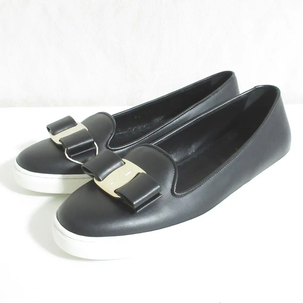 Salvatore Ferragamo サルヴァトーレフェラガモ ヴァラリボン レザースリッポン フラットパンプス 5 1/2D ブラック