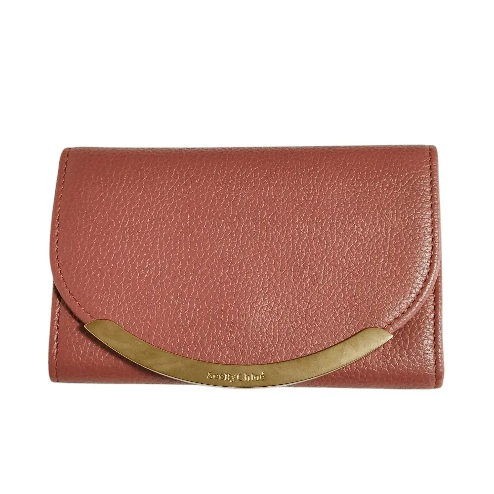 See by Chloe シーバイクロエ LIZZIE リジー レザー メタルバー 三つ折り財布 コンパクト ウォレット ピンクブラウン