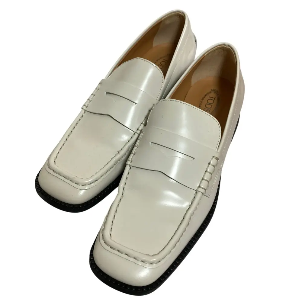 TOD'S トッズ カーフレザー スクエアトゥ コインローファー サイズ38 25cm相当 ホワイト