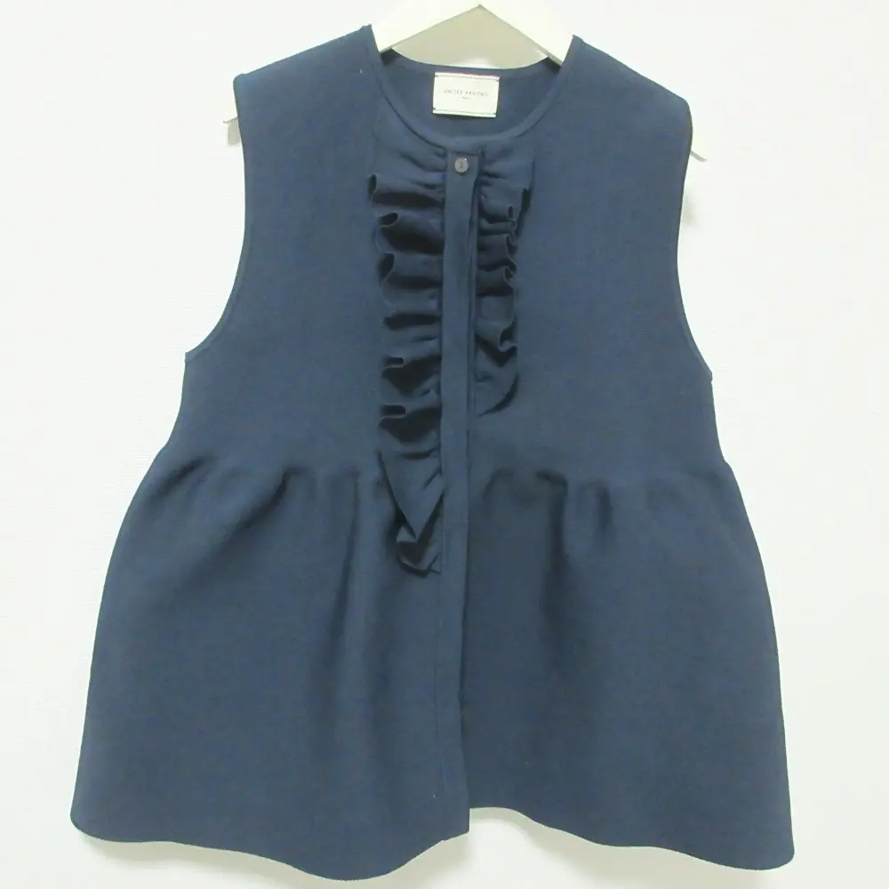 たまねぎ　UNITED ARROWS ネイビーフリルベスト 新品 23SS UNITED AROWS ユナイテッドアローズ フリル ニットベスト ジレ