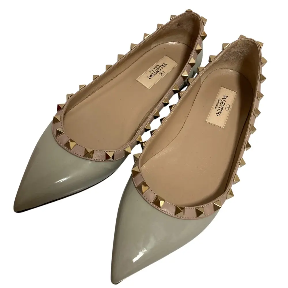 VALENTINO GARAVANI ヴァレンティノガラヴァーニ エナメル ロックスタッズ パンプス フラットシューズ サイズ36 グレー系