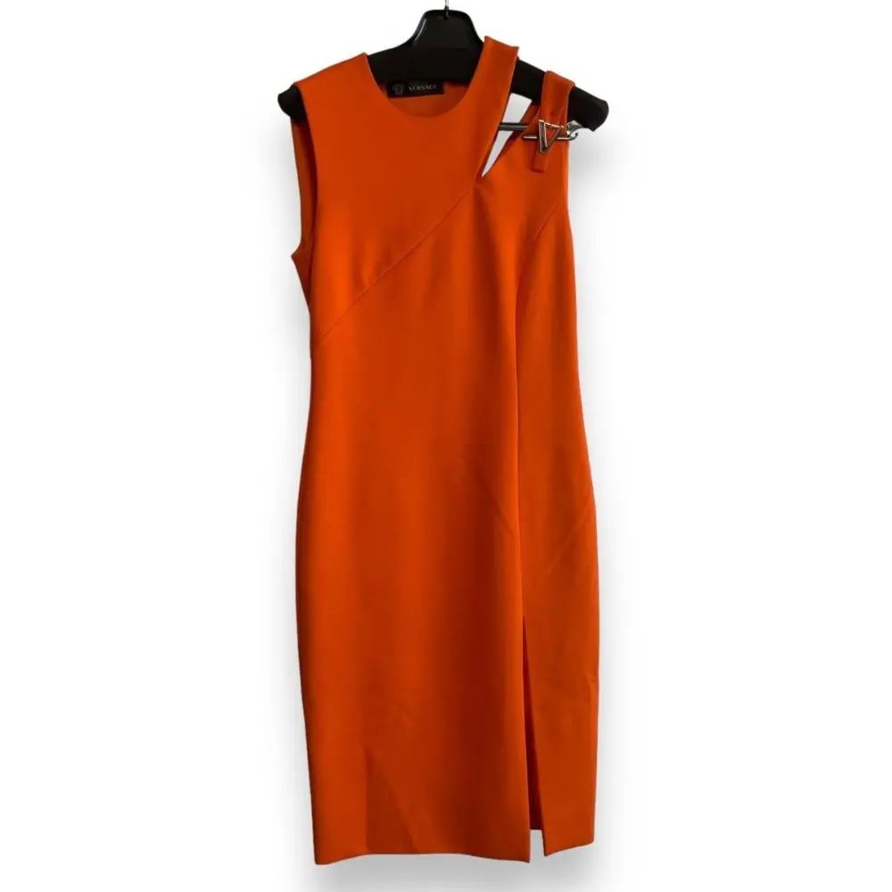 クリーニング済 VERSACE ヴェルサーチ ベルトデザイン Vモチーフ ひざ丈 ノースリーブワンピース ドレス 40 オレンジ