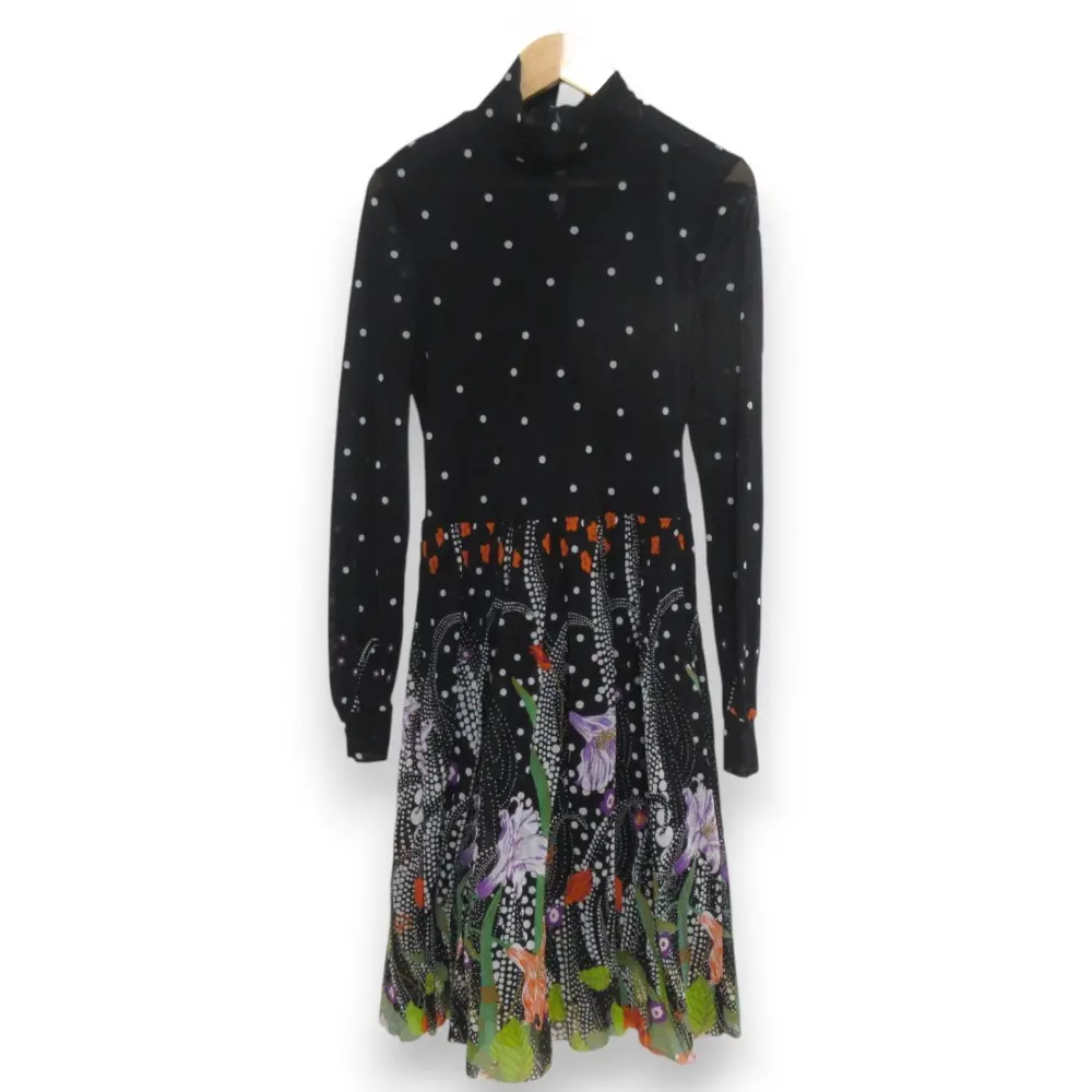 VIVIENNE TAM ヴィヴィアンタム パワーネット フラワー刺繍 Vネック