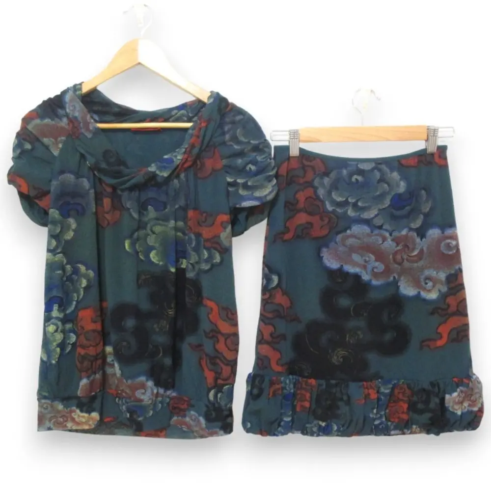 VIVIENNE TAM ヴィヴィアンタム パワーネット 中国雲柄 半袖ブラウス+ひざ丈スカート セットアップ グリーン系マルチカラー