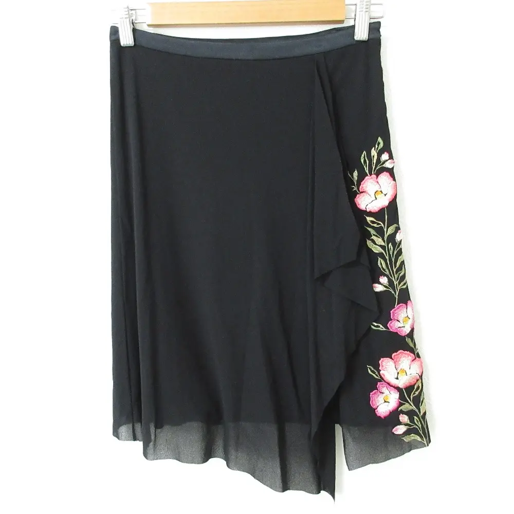 ヴィヴィアンタム（VIVIENNE TAM）スカートの高価買取ならリブラ宅配