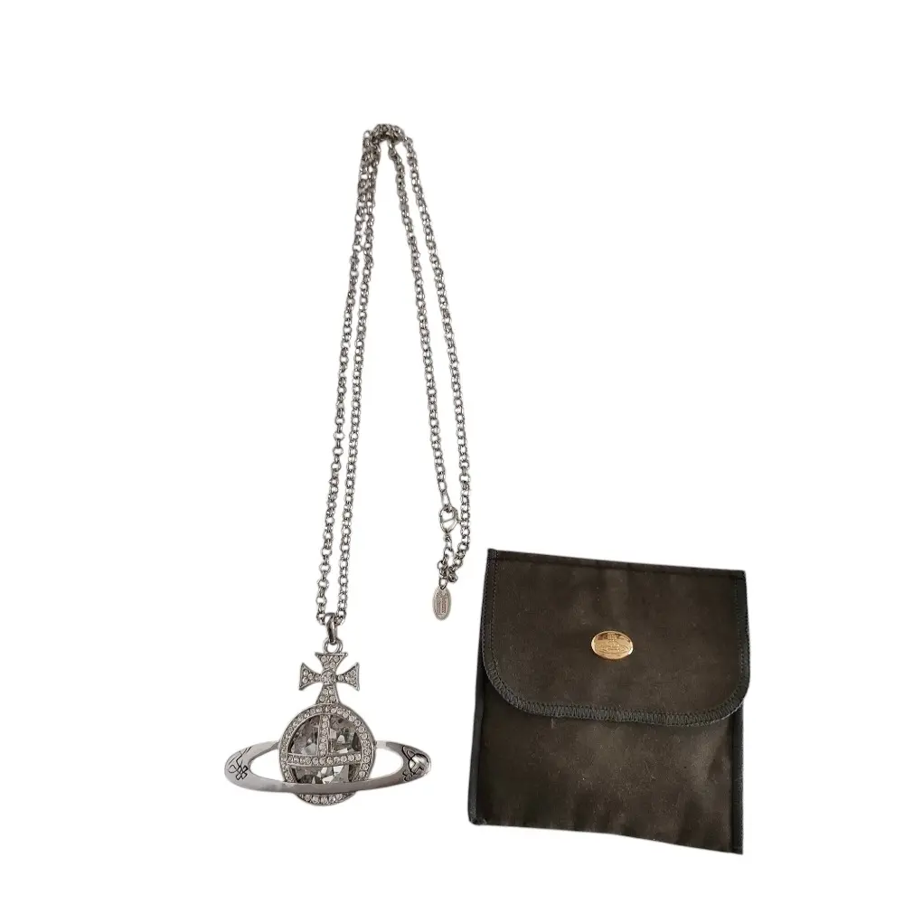 Vivienne Westwood ヴィヴィアンウエストウッド オーブ ラインストーン ペンダント ネックレス シルバーカラー