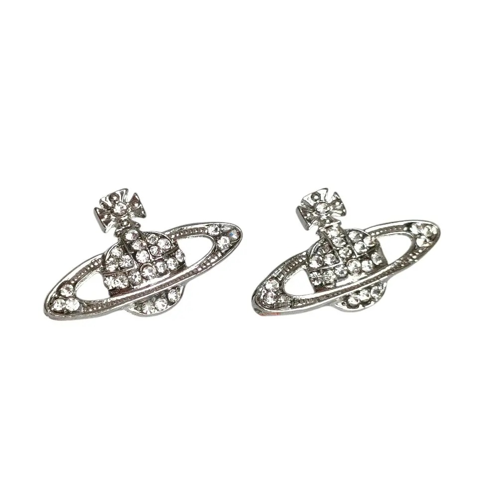 Vivienne Westwood ヴィヴィアンウエストウッド オーブ ラインストーン スタッドピアス アクセサリー シルバーカラー
