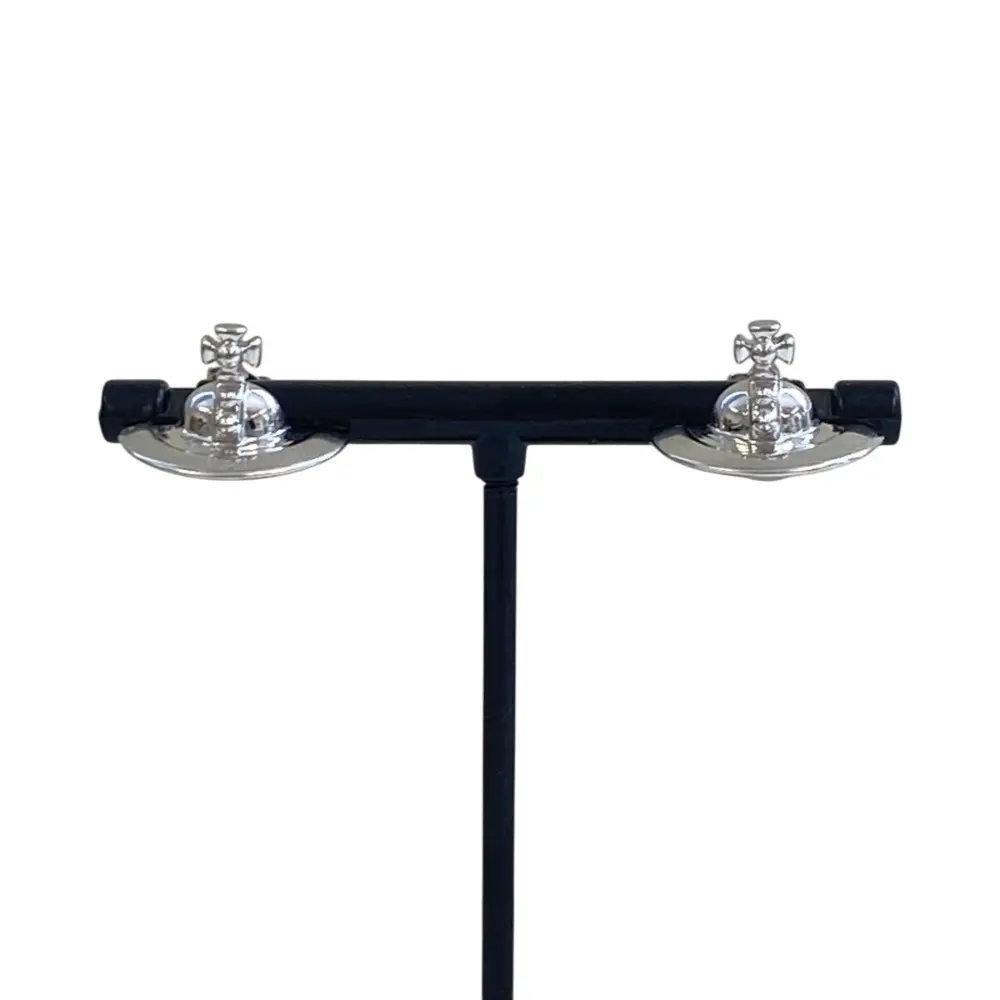 Vivienne Westwood ヴィヴィアンウエストウッド オーブモチーフ スタッドピアス シルバーカラー