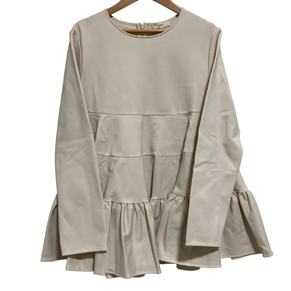 23AW yori ヨリ ぬくぬくティアードフリルブラウス YR21-23107AW サイズ38 ベージュ